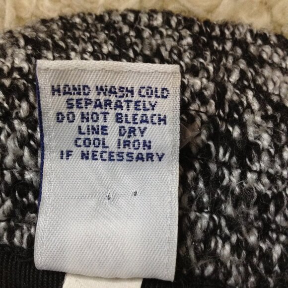 GAP Wool & Acrylic Bucket Hat, S/M, Black/White tweed; Warm, Trending for winter - Picture 7 of 7